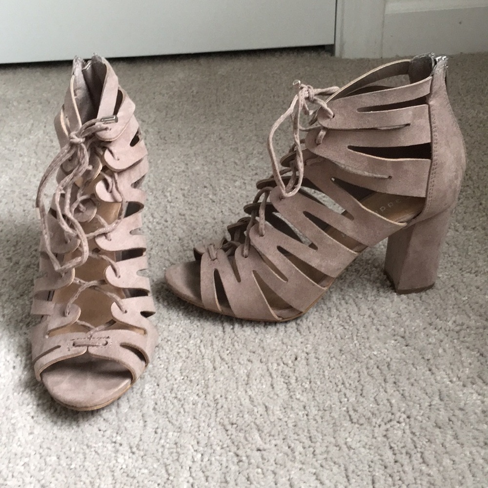 Lace up block heels!